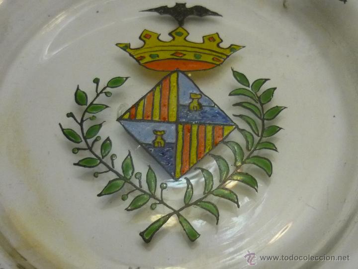Antigüedades: Plato de cristal esmaltado de Gordiola con escudo de Mallorca. Firmado - Foto 5 - 45953834