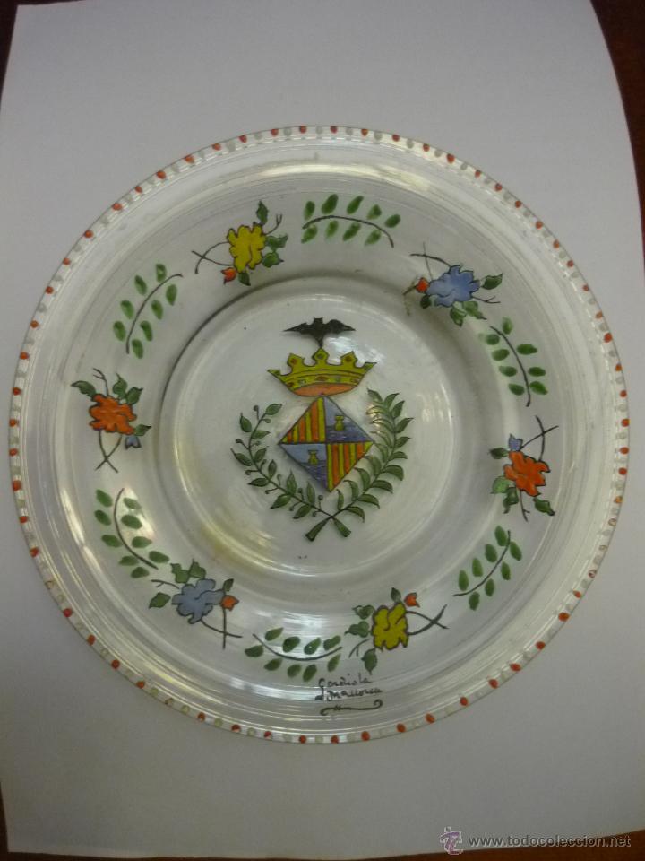 Antigüedades: Plato de cristal esmaltado de Gordiola con escudo de Mallorca. Firmado - Foto 12 - 45953834