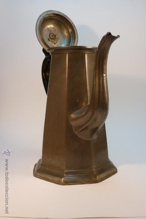 Antig&uuml;edades: CAFETERA DE METAL CON ASA DE MADERA - Foto 5