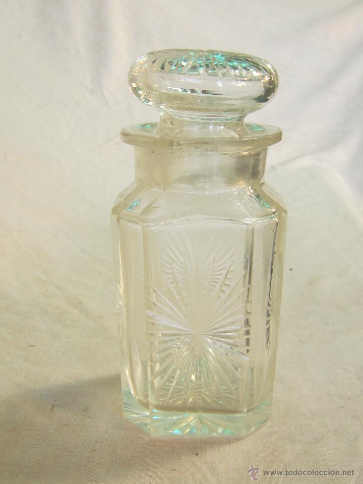 Antig&uuml;edades: BOTELLA DE LICOR TALLADA - Foto 3