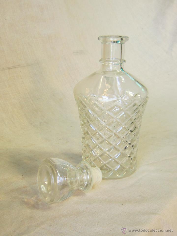 Antig&uuml;edades: BOTELLA DE LICOR TALLADA - Foto 4