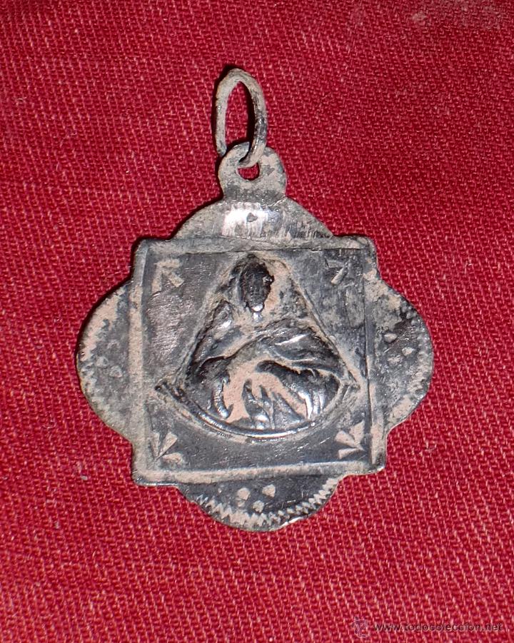 Antig&uuml;edades: Antigua medalla de plata virgen - Foto 1