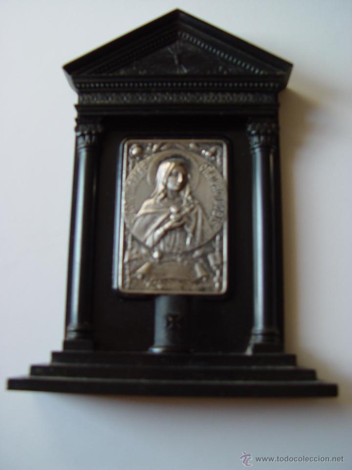 Antig&uuml;edades: Marco de ebonita don Virgen de plata en el centro - Foto 1
