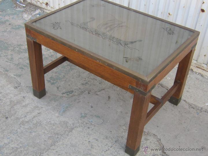 Antig&uuml;edades: MESA EN MADERA Y LATON CON TABLERO DE CRISTAL - Foto 3