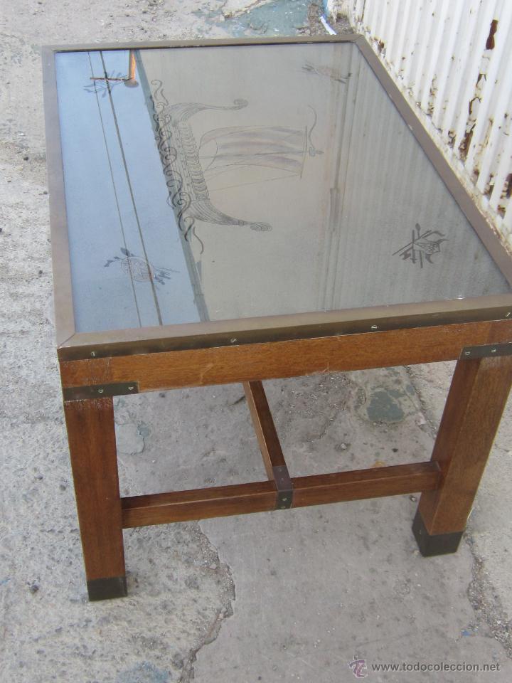 Antig&uuml;edades: MESA EN MADERA Y LATON CON TABLERO DE CRISTAL - Foto 4