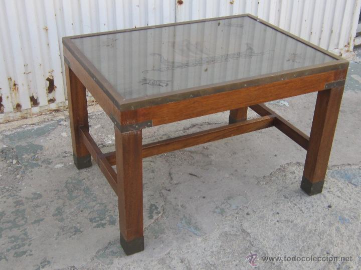 Antig&uuml;edades: MESA EN MADERA Y LATON CON TABLERO DE CRISTAL - Foto 5