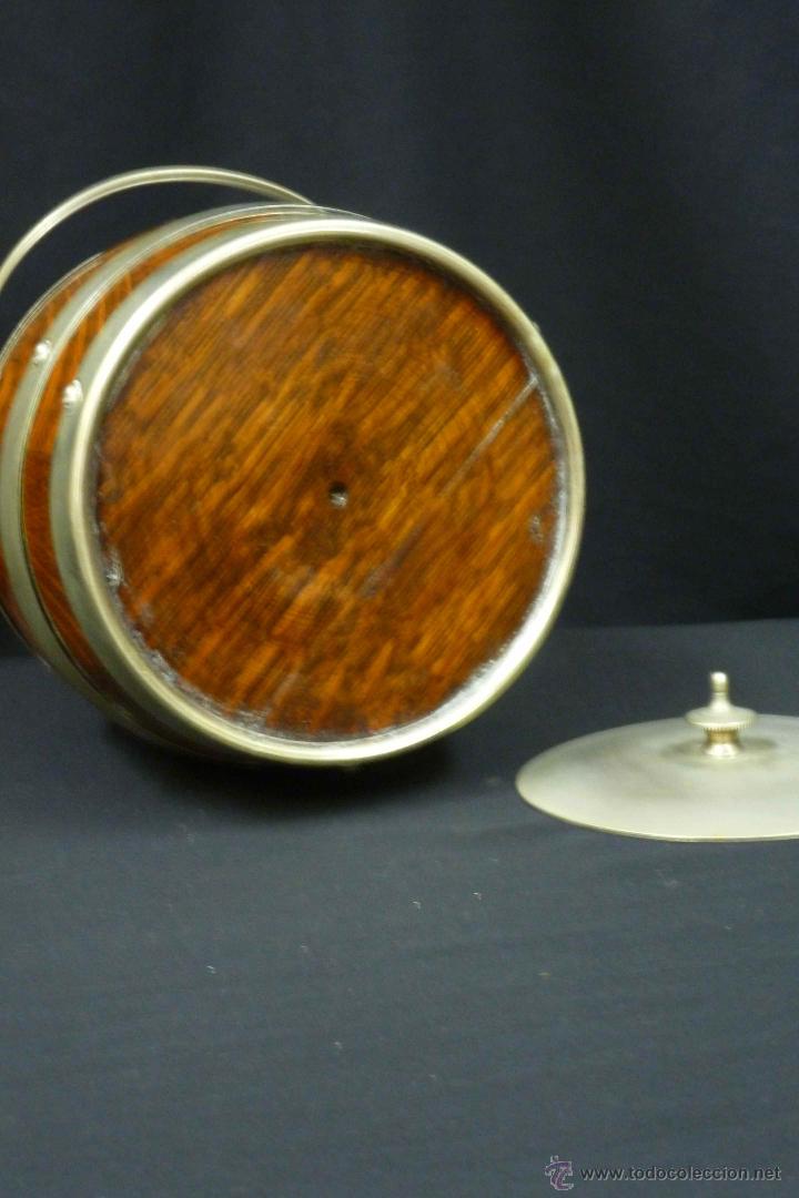 Antig&uuml;edades: CUBITERA DE MADERA Y METAL PLATEADO - Foto 5