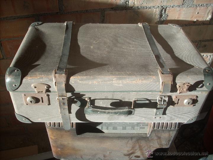 Antig&uuml;edades: ANTIGUA MALETA 60x38 cm. - Foto 1