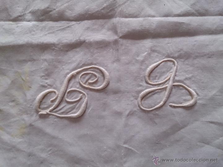 Antig&uuml;edades: Toalla con puntilla e iniciales. - Foto 3