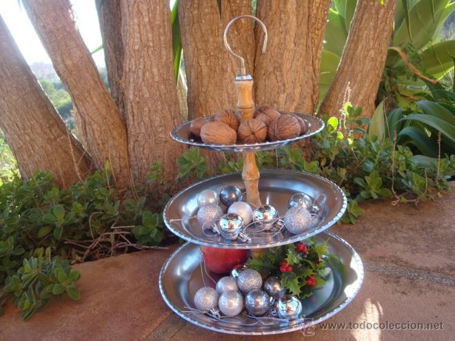 Antig&uuml;edades: bandeja de metal y madera - Foto 1