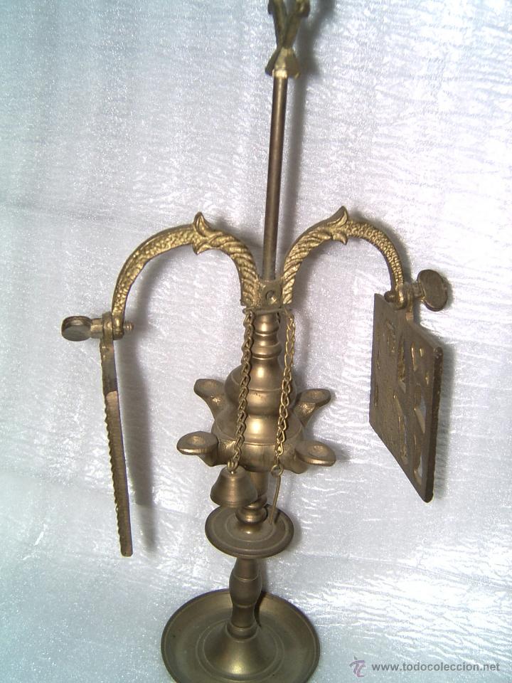 Antig&uuml;edades: Candelabro de bronce a&ntilde;os 60 - Foto 1