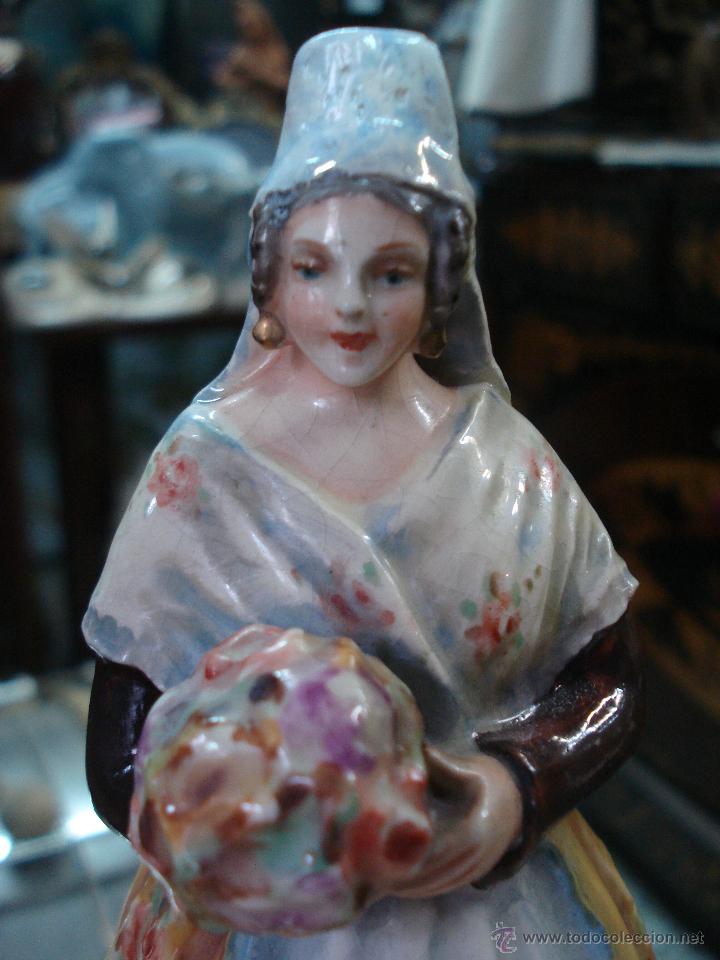 Antig&uuml;edades: Peyro Mujer con cesta firmada - Foto 1