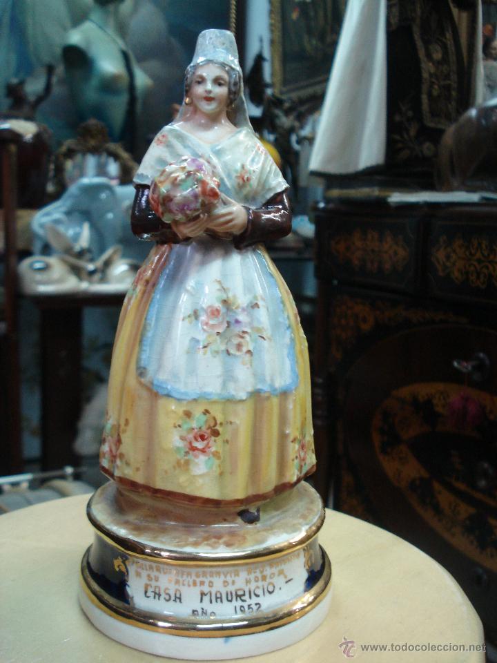 Antig&uuml;edades: Peyro Mujer con cesta firmada - Foto 3