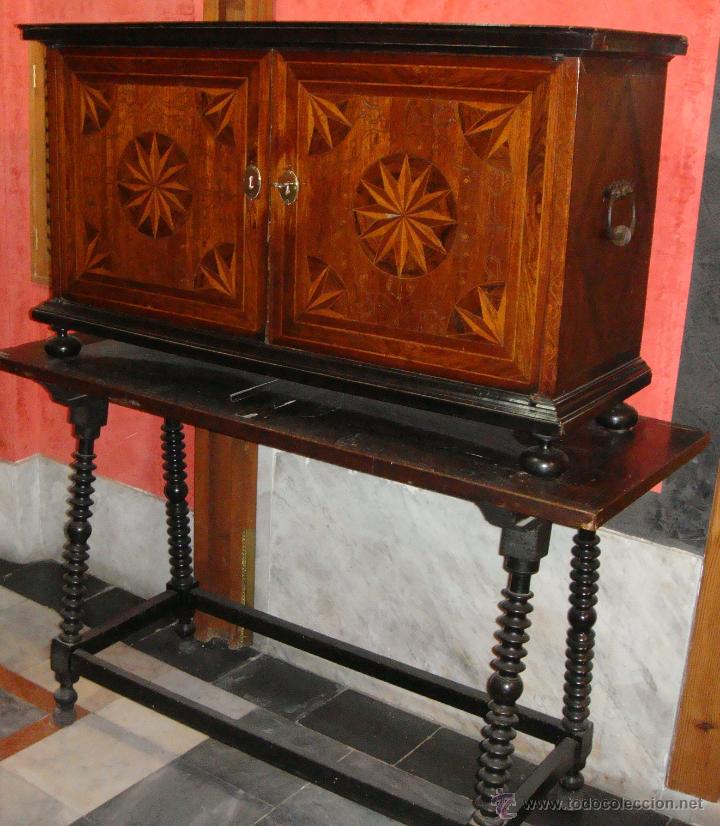 Antiguidades: Bargue&ntilde;o espa&ntilde;ol barroco con mesa &middot; Marqueter&iacute;a y taracea artesanal &middot; Con mesa &middot; Siglo XVIII