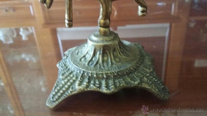 Antig&uuml;edades: antiguo candelabro de bronce, - Foto 2