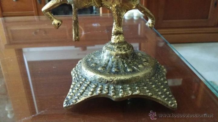 Antig&uuml;edades: antiguo candelabro de bronce, - Foto 2