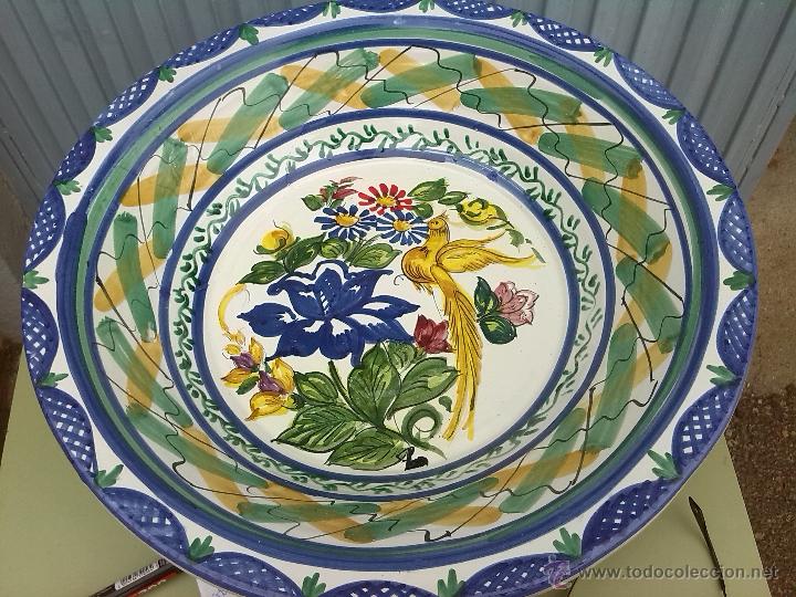 Antig&uuml;edades: viejo lebrillo pintado a mano - Foto 1
