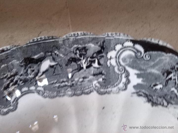 Antig&uuml;edades: antigua fuente agallonada, sellada. - Foto 3
