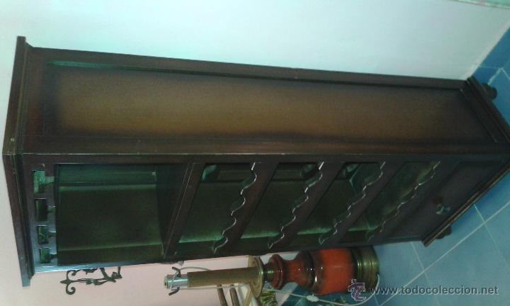 Antig&uuml;edades: MUEBLE BOTELLERO EN MADERA - Foto 2