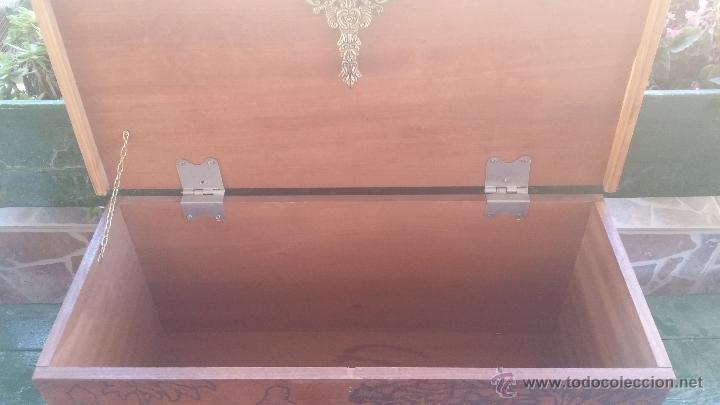 Antig&uuml;edades: baul en madera con preciosas escenas - Foto 6
