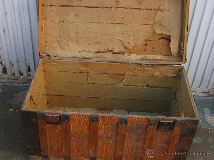 Antig&uuml;edades: BAUL ANTIGUO EN MADERA Y CHAPA - Foto 3