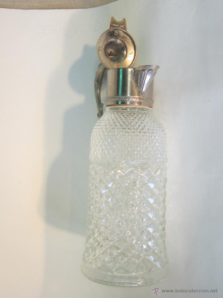 Antig&uuml;edades: BOTELLA DE CRISTAL Y METAL PLATEADO - Foto 4