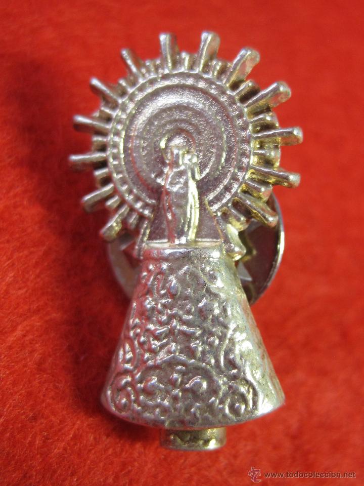 Antig&uuml;edades: Pin religioso de la Virgen del Pilar 1 - Foto 1
