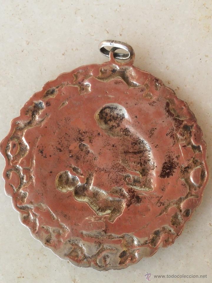 Antig&uuml;edades: Antigua medalla de plata - Foto 5