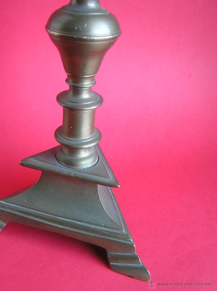 Antig&uuml;edades: CANDELABRO ALTAR O CAPILLA . TR&Iacute;PODE S. XIX . - Foto 7