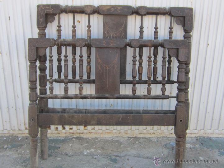 Antig&uuml;edades: CBEZAL Y PIEZERO DE CAMA ANTIGUA DE MADERA - Foto 1