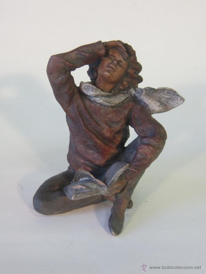 Antig&uuml;edades: FIGURA EN RESINA FIRMADA - Foto 4
