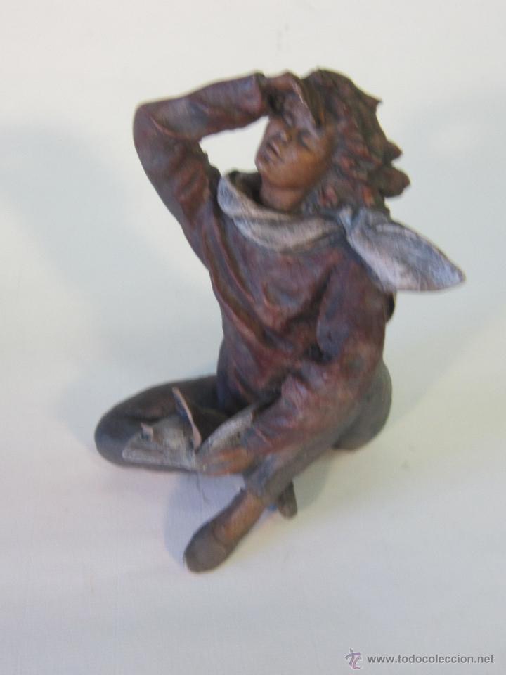 Antig&uuml;edades: FIGURA EN RESINA FIRMADA - Foto 6