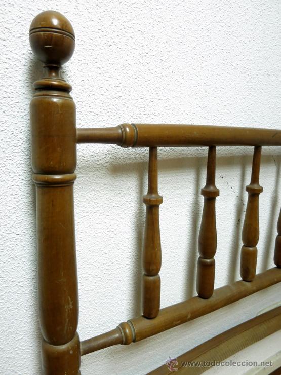 Antig&uuml;edades: CABECERO MADERA DE HALLA TORNEADA CON REMATES EN FORMA DE BOLA - Foto 2