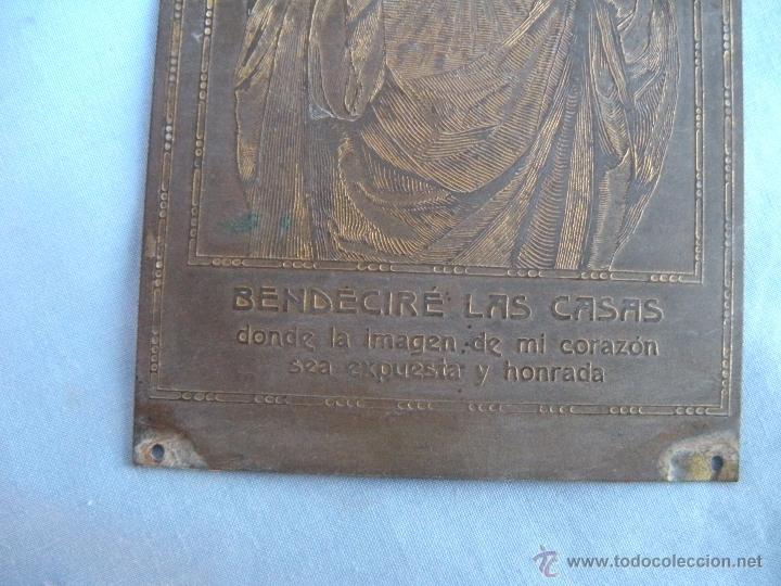 Antig&uuml;edades: ANTIGUA CHAPA DE BRONCE CORAZ&Oacute;N DE JES&Uacute;S - Foto 2