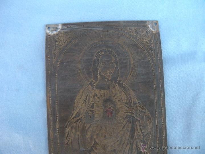 Antig&uuml;edades: ANTIGUA CHAPA DE BRONCE CORAZ&Oacute;N DE JES&Uacute;S - Foto 6