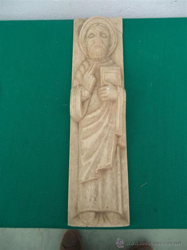 Antig&uuml;edades: figura religiosa de resina - Foto 1