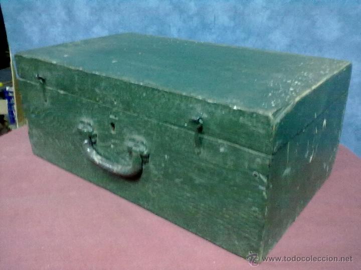 Antig&uuml;edades: MALETA MADERA. - Foto 1