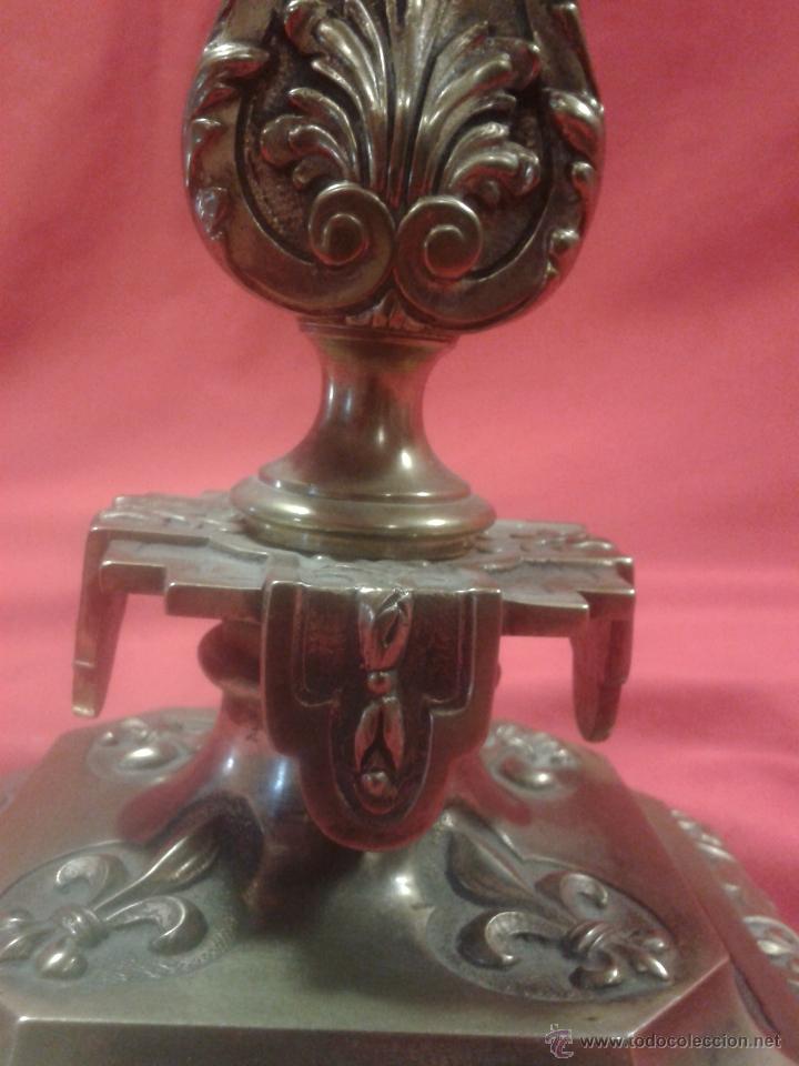 Antig&uuml;edades: Candelabro de bronce Siglo XIX - Foto 3