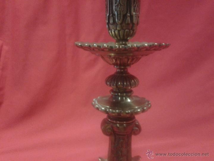 Antig&uuml;edades: Candelabro de bronce Siglo XIX - Foto 7