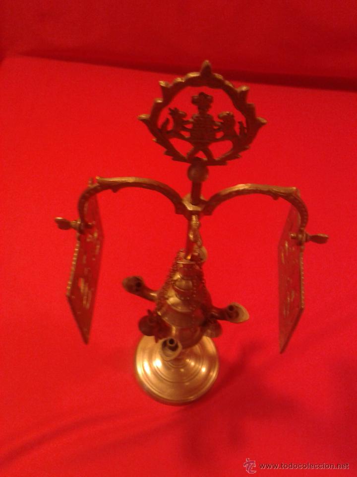 Antig&uuml;edades: L&aacute;mpara de aceite 4 velas de bronce - Foto 9