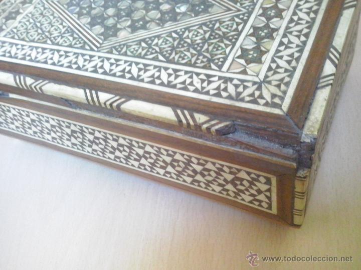 Antig&uuml;edades: caja de taracea de hueso y nacar - Foto 5