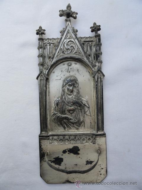 Antig&uuml;edades: ANTIGUA BENDITERA DE LAT&Oacute;N PLATEADO. - Foto 1