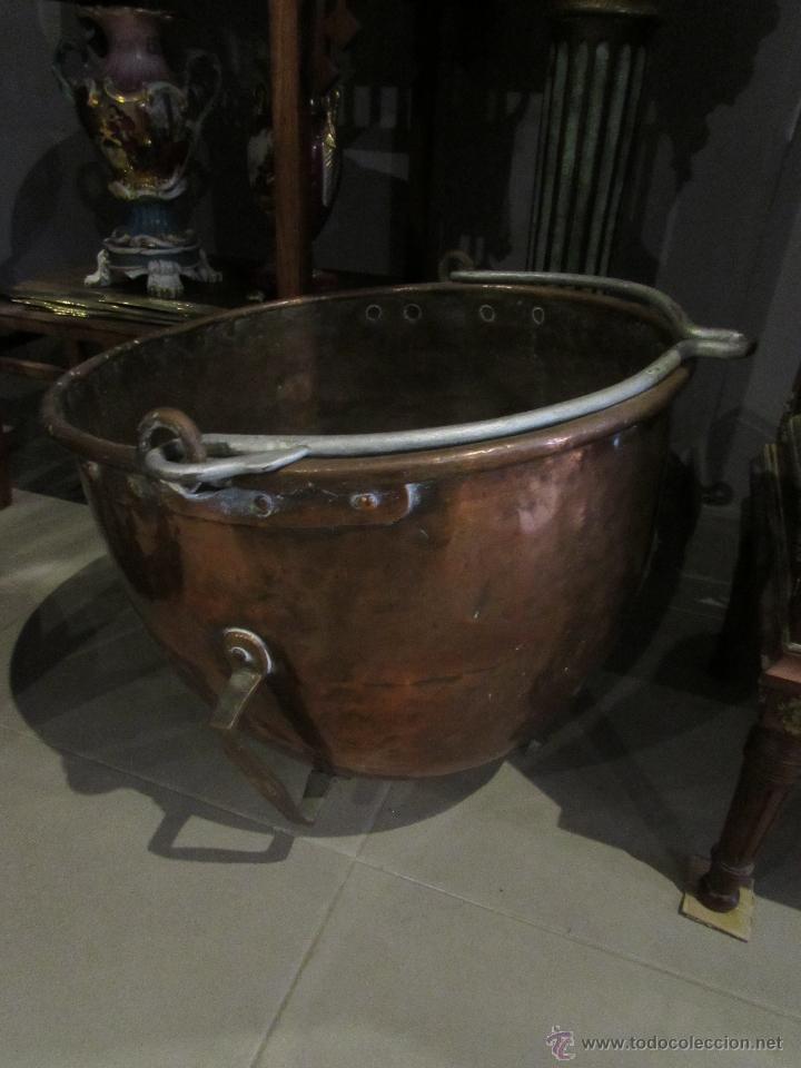 Antig&uuml;edades: ENORME OLLA-BALANZA ANTIGUA DE COBRE - Foto 2