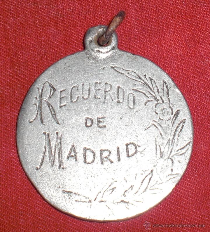 Antig&uuml;edades: Medalla de plata recuerdo de Madrid 1900 - Foto 2