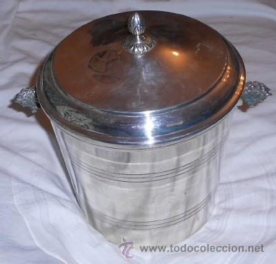 Antig&uuml;edades: CUBITERA MET&Aacute;LICA - Foto 1