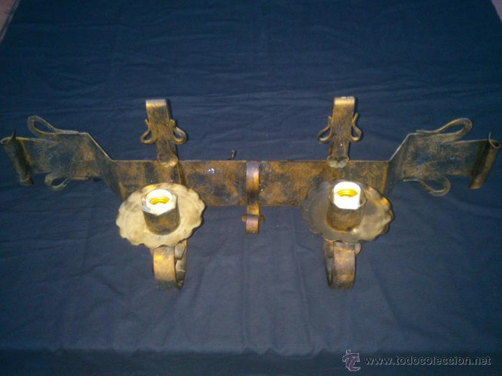 Antig&uuml;edades: RUSTICO APLIQUE DE FORJA DOS LUCES. DE PARED - Foto 1