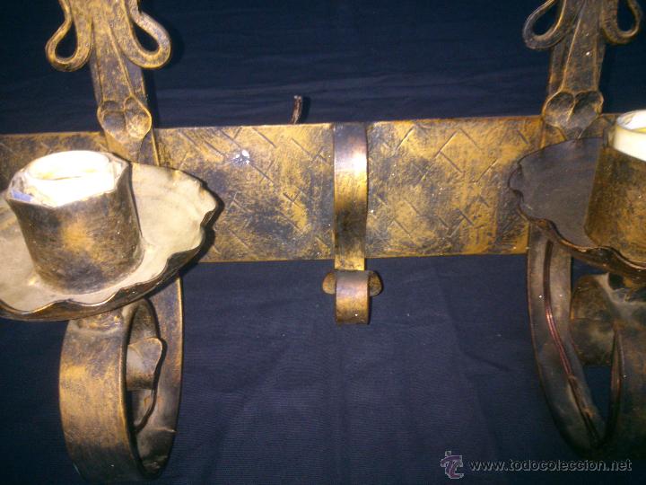 Antig&uuml;edades: RUSTICO APLIQUE DE FORJA DOS LUCES. DE PARED - Foto 2