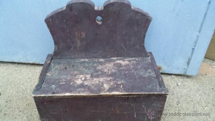 Antig&uuml;edades: antiguo cucharero de madera. - Foto 1