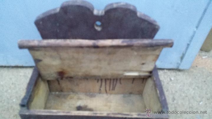 Antig&uuml;edades: antiguo cucharero de madera. - Foto 3