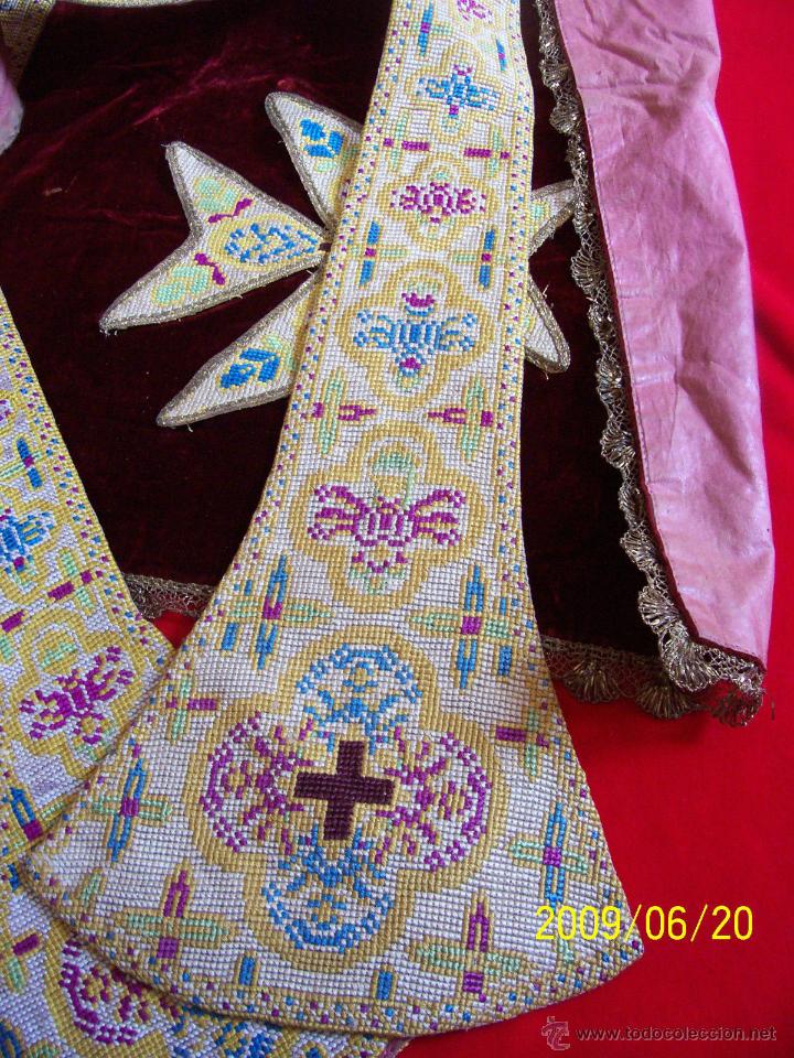 Antig&uuml;edades: CASULLA  TERCIOPELO ROJO Y PETIT POINT (completa) - Foto 3